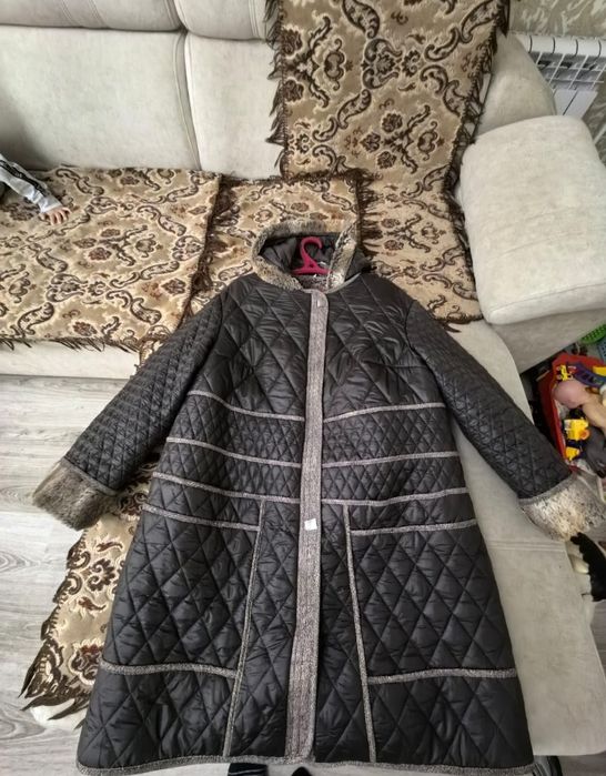 Продам женскую зимнюю  куртку