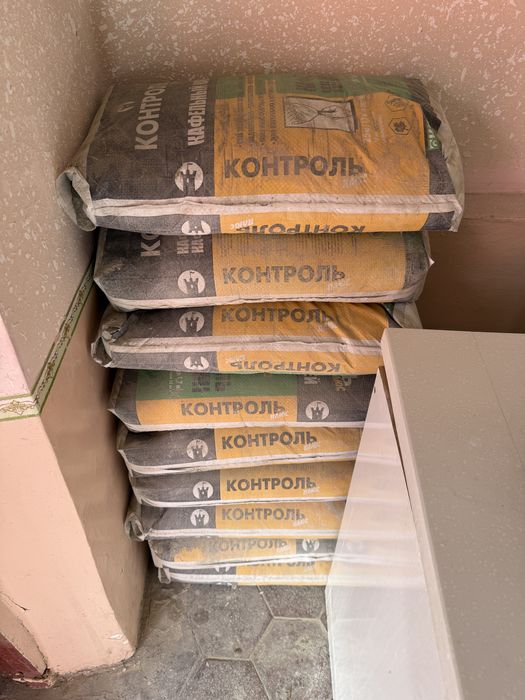 Продается кафельный клей