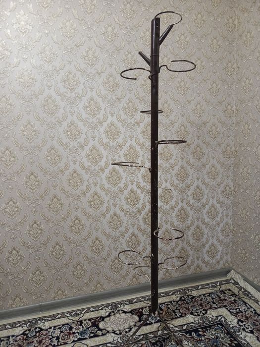 Подставка б/у для цветов