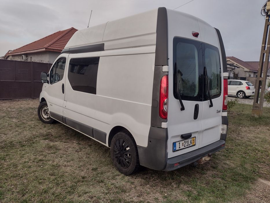 Vând Renault Trafic  clima 6 locuri