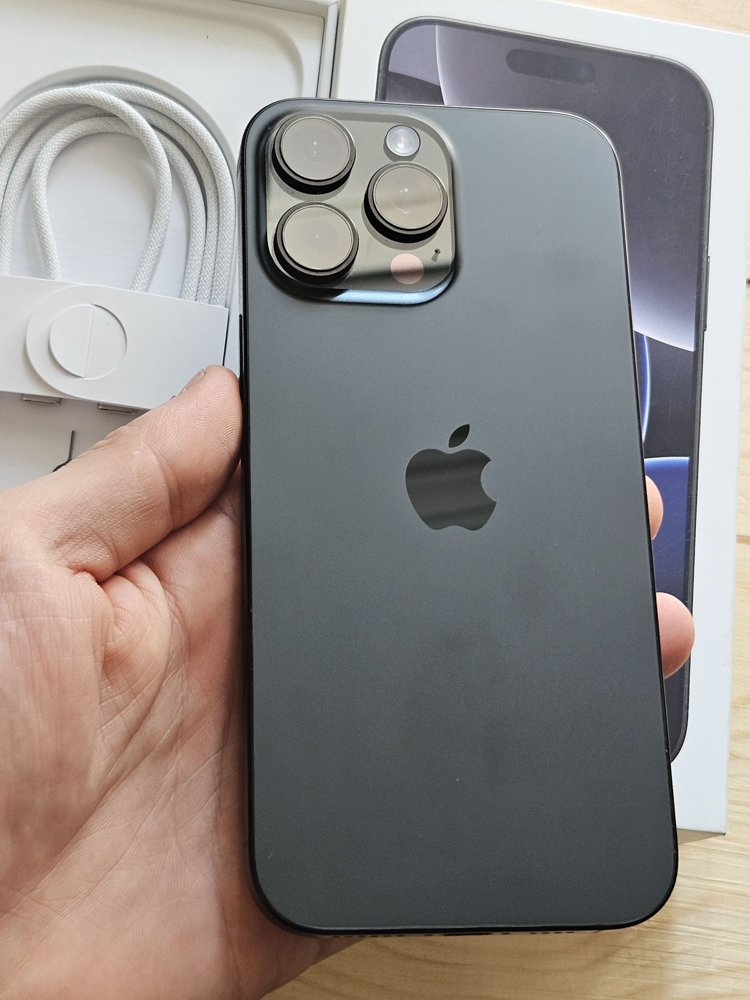 IPhone 16 Pro Max 256 gb akb 100 EAC