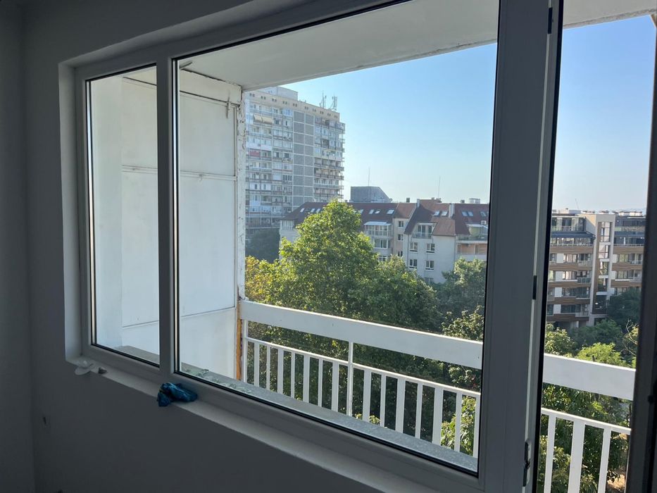 ПВЦ дограма в много добро състояние