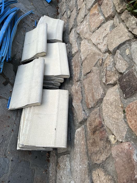 Бордови камък за басейн