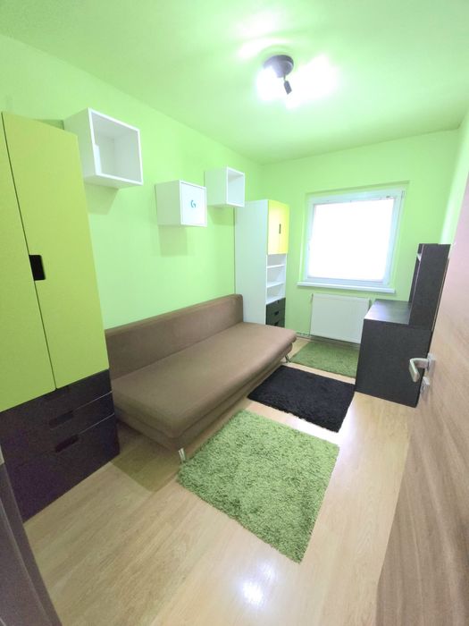 Proprietar închiriez apartament cu 4 camere, 2 băi, 2 balcoane