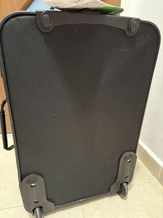 Куфар от Primark, нов, за 10 кг.