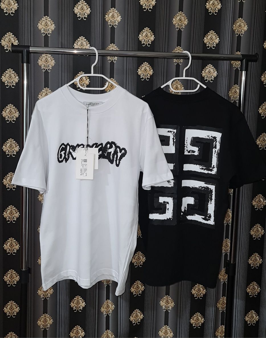 Tricou Givenchy   / Off white