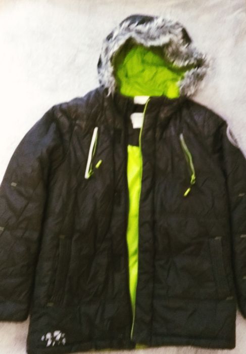 Продаю  качественную детскую зимнюю и осеннюю одежду