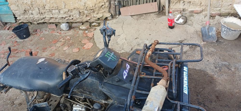 Vând atv linhai buyang 300 pentru piese