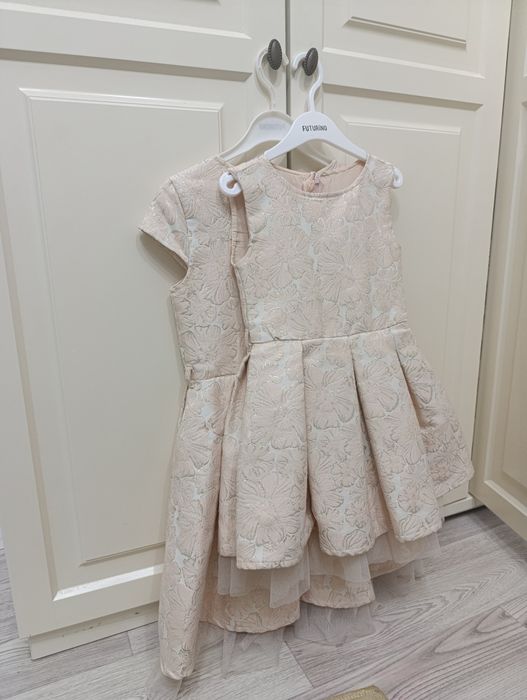 Платья не довочку