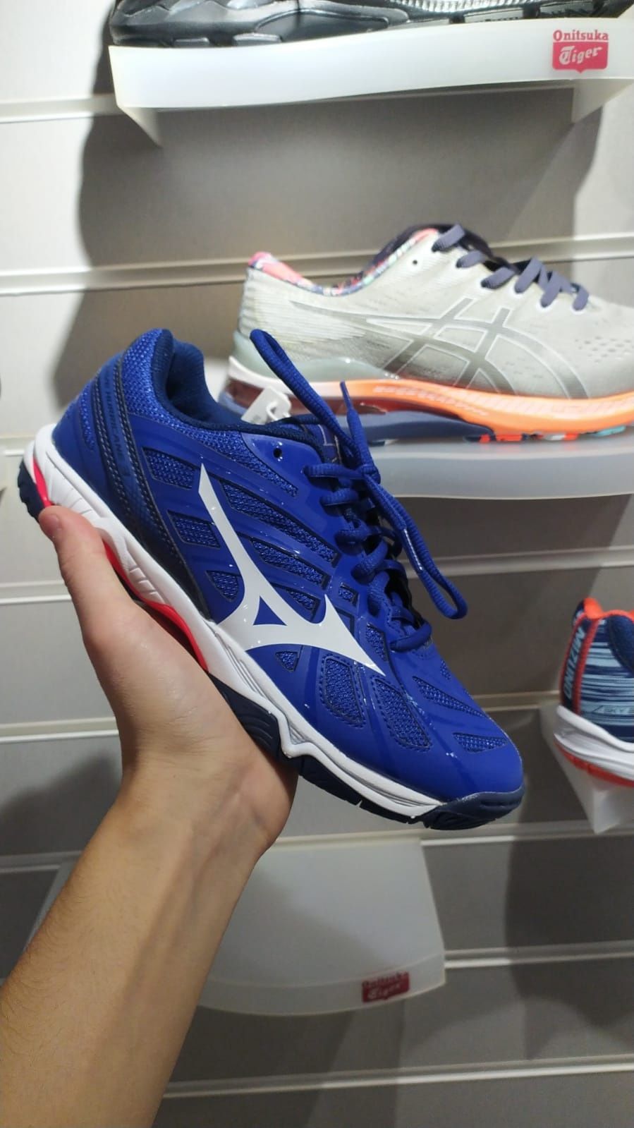 Волейбольные кроссовки Mizuno Wave Hurricane 3