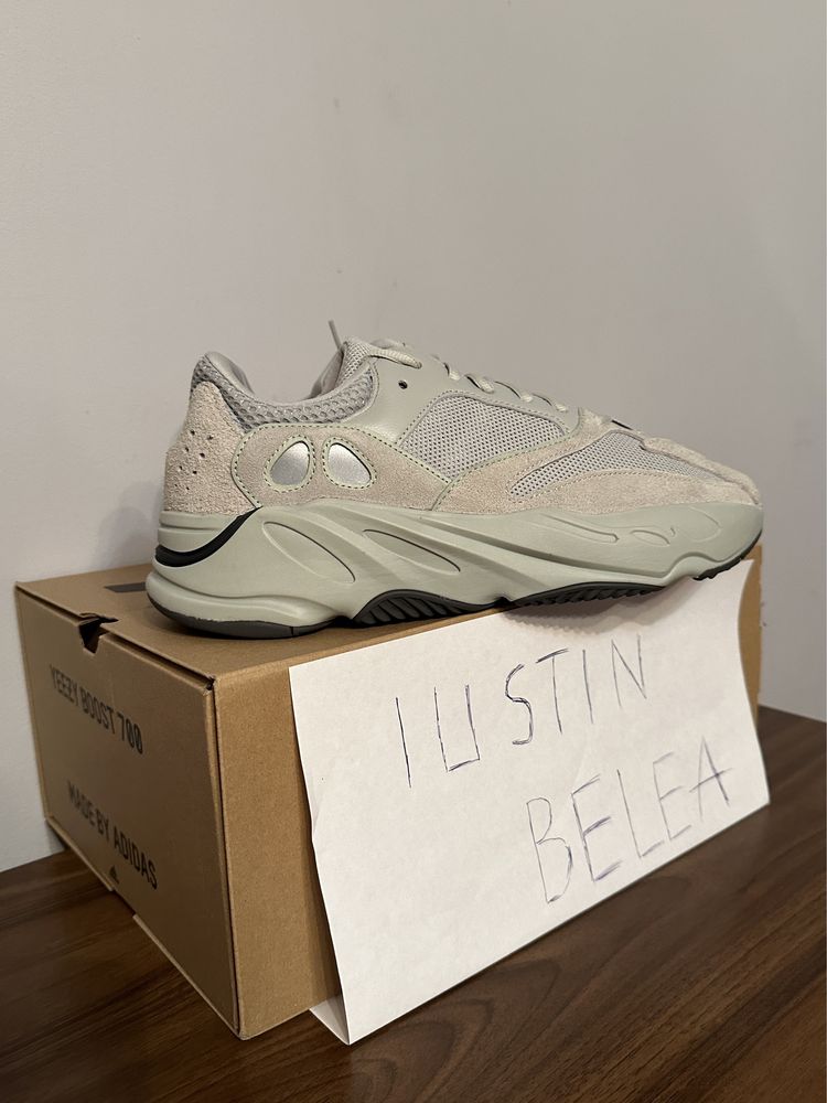 VAND Yeezy 700 - Analog