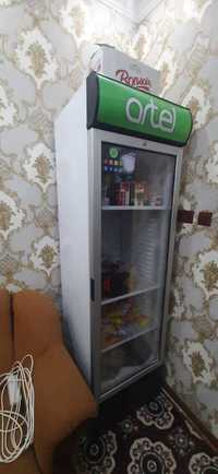 Витринный холодильник Artel