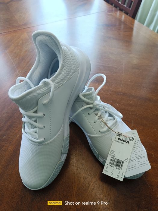 Кроссовки adidas