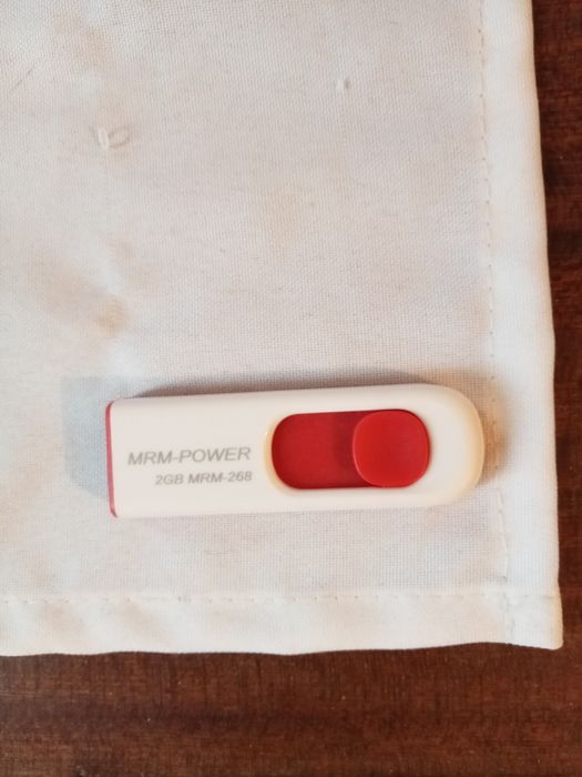 Продам флешку.На 2 ГБ.