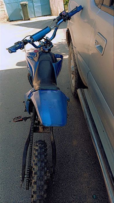 Vând sau schimb cros de 125 cc