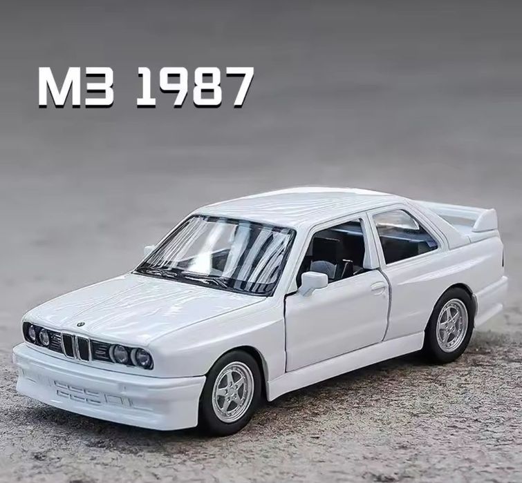 Mașinuță BMW M3 Macheta Bmw E30 neagra sau alba M3 BMW Ursuleț 1987