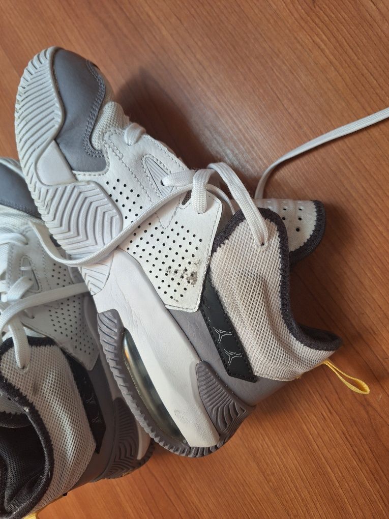 nike jordan stay loyal 2