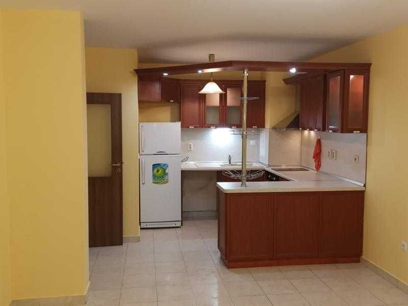 Двустаен имот в кв.Слатина
