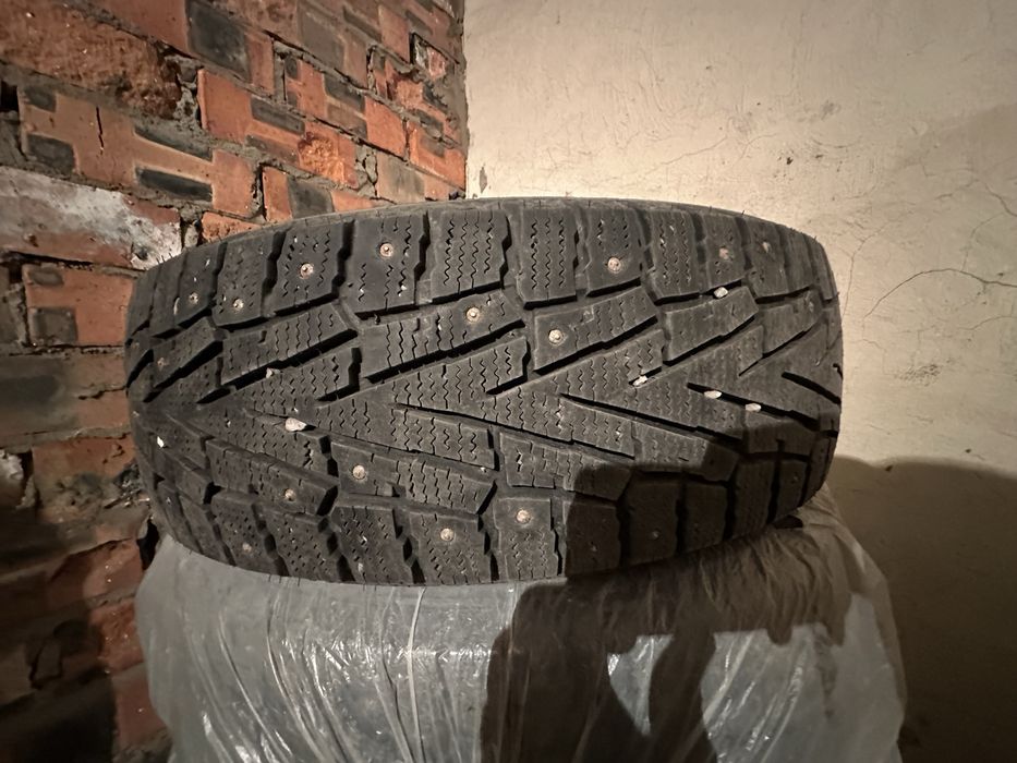 Шины комплект зимние шипованные 4 штуки 17р/65/215