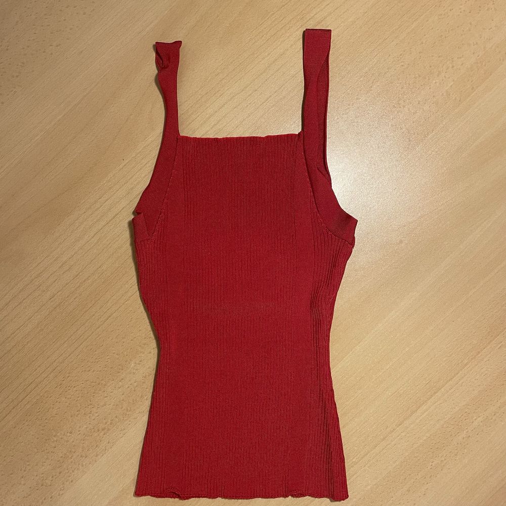 Различни топове Zara, H&M