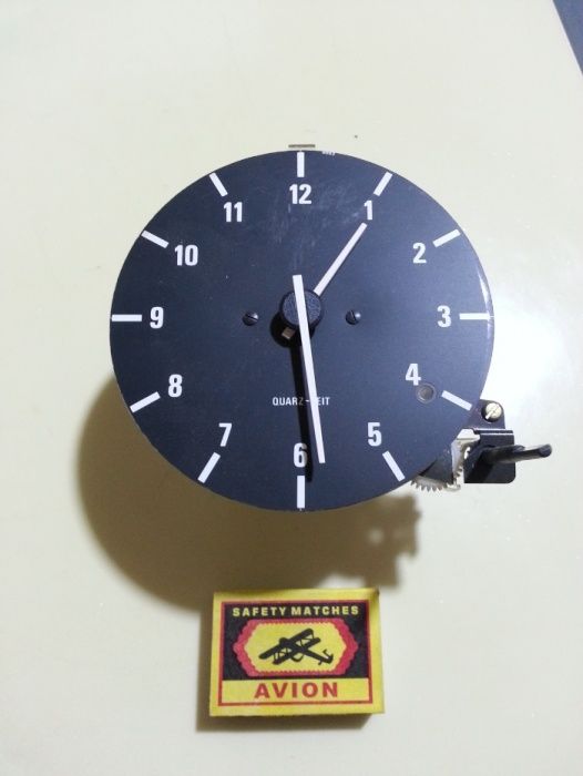 Часы стрелочные от BMV