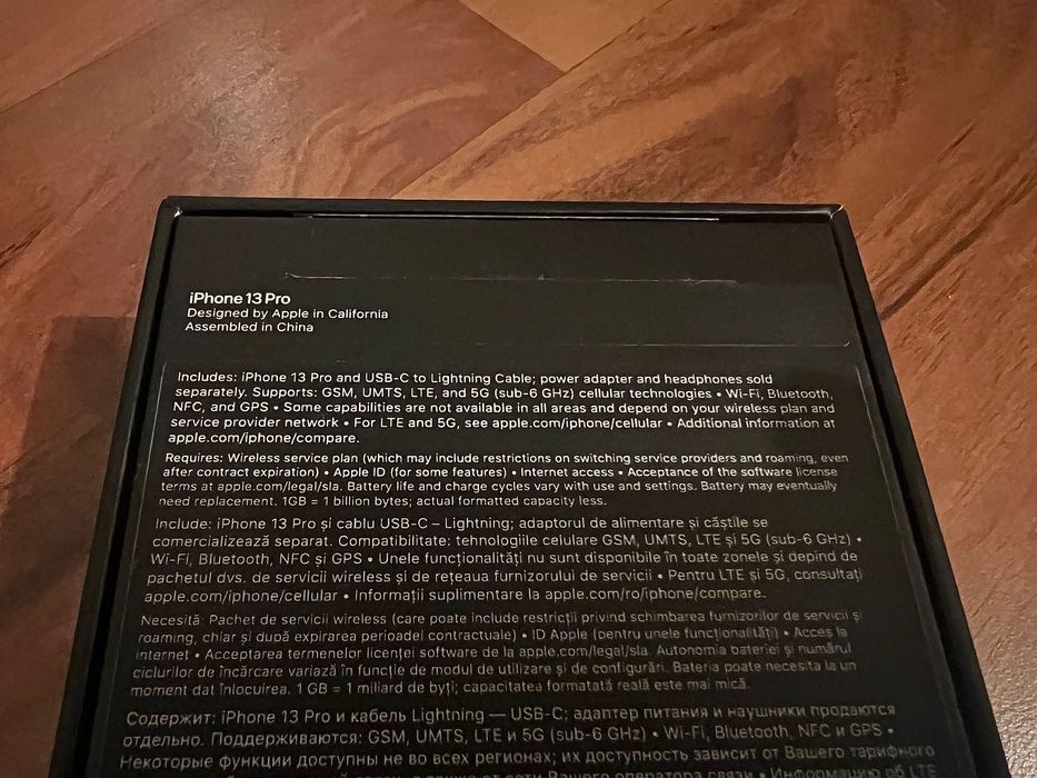 Cutie originală Apple iPhone 13 Pro (Graphite)