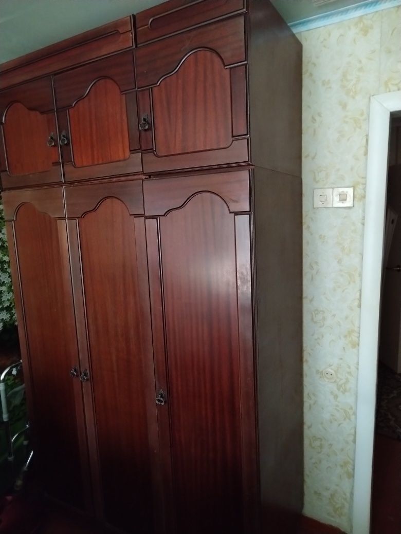 Продам стенку б/у