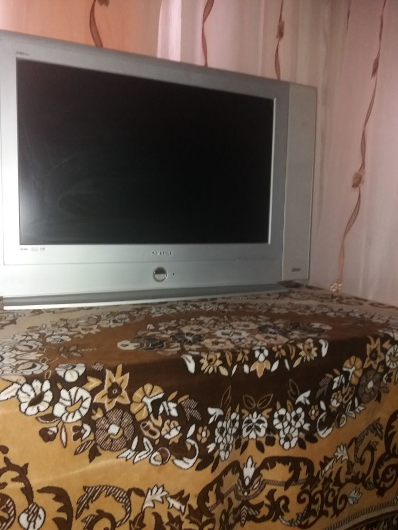 Vand televizor LCD Samsung pt piese