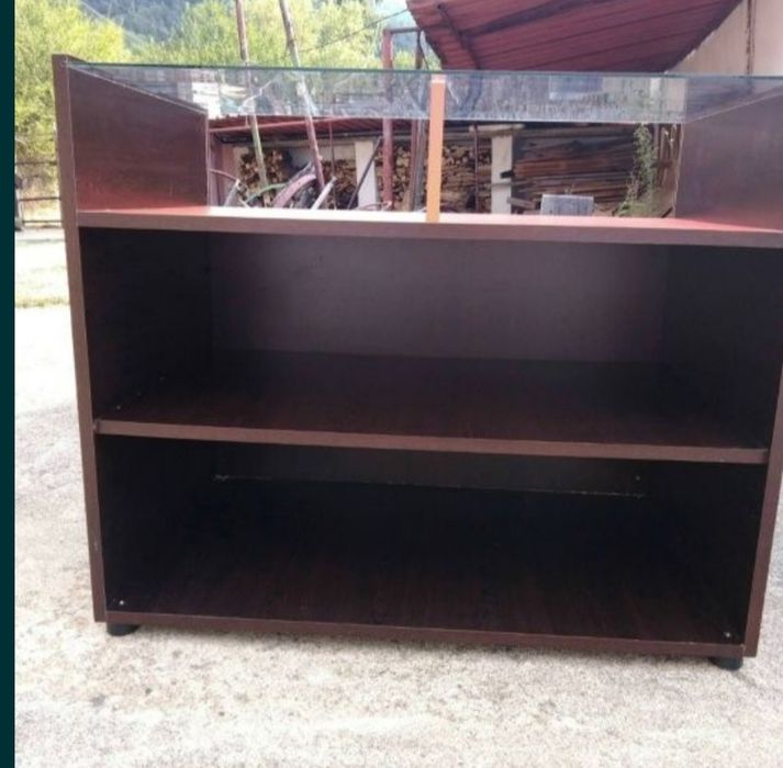 Стелажи за магазин