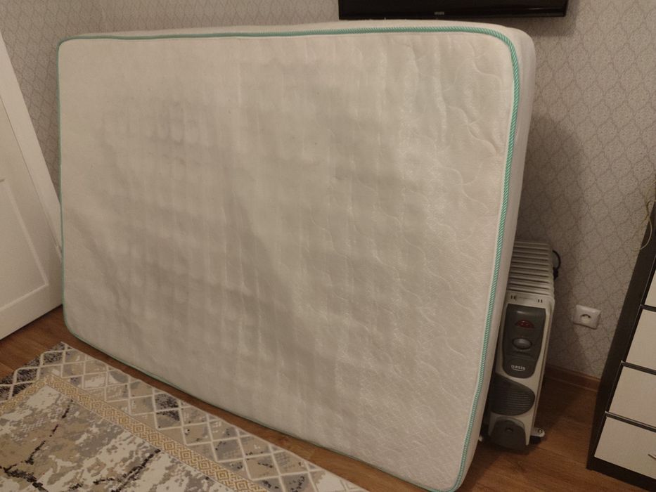 Матрас даром на кровать полуторку