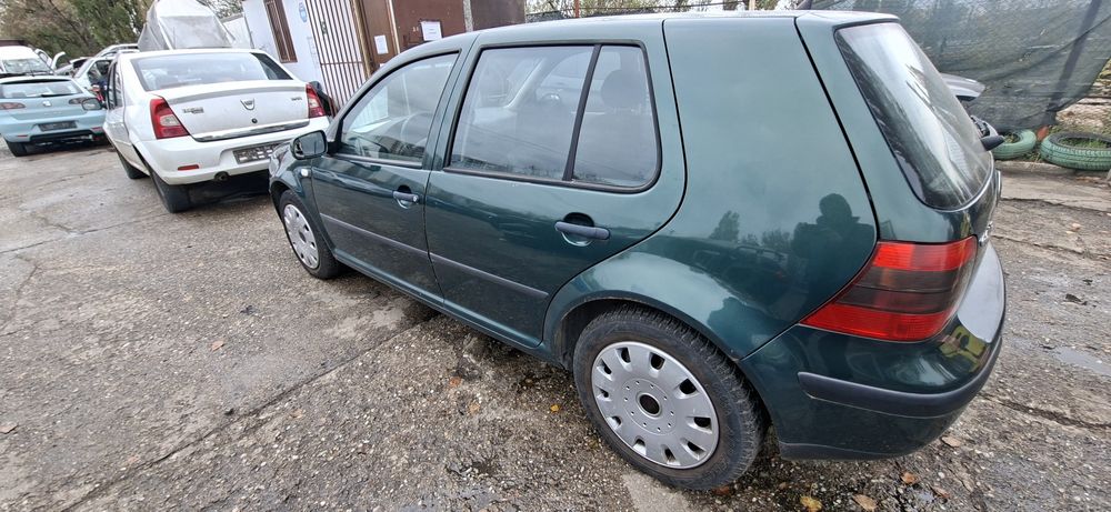 Dezmembrez Golf 4 1.4B 2001
