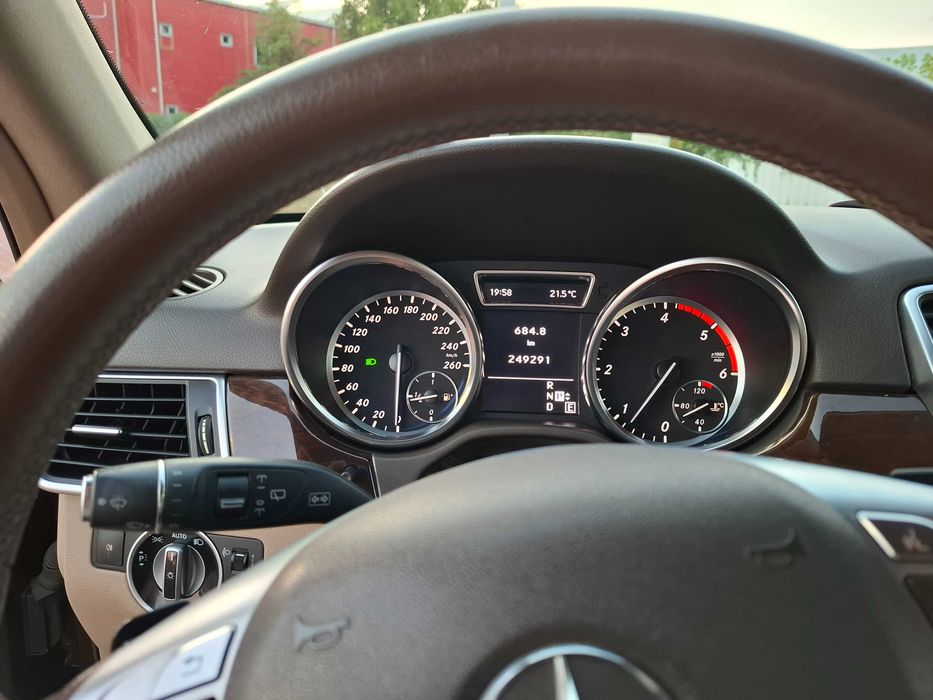 Vând Mercedes Benz 250 AMG 4Matic Blue Tec