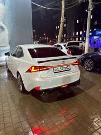 Lexus is 250 sotiladi