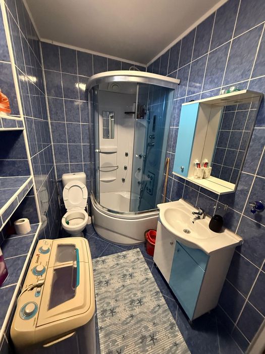 Inchiriez apartament