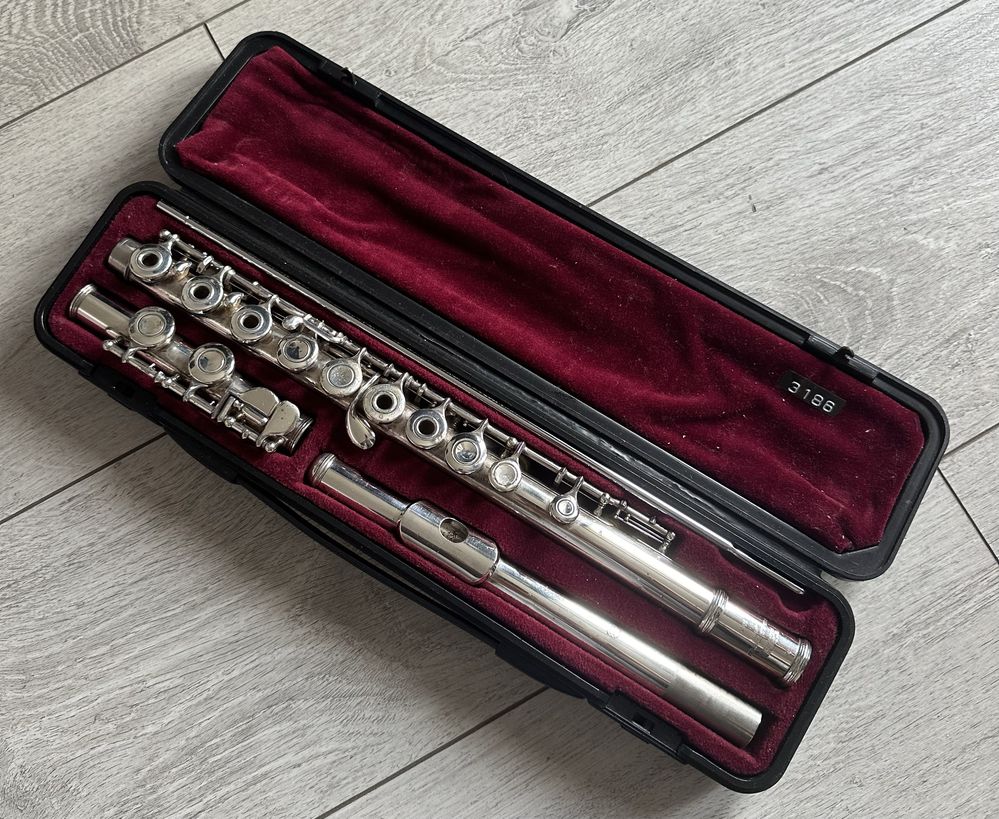 Ofertă!! Flaut Profesional  Yamaha YFL 281S!!
