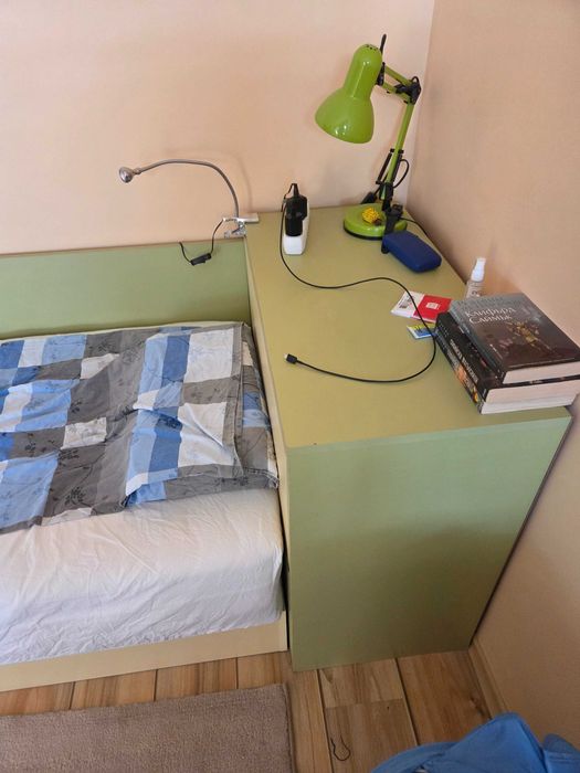 Мебели детска стая - комплект легло, гардероб етажерки