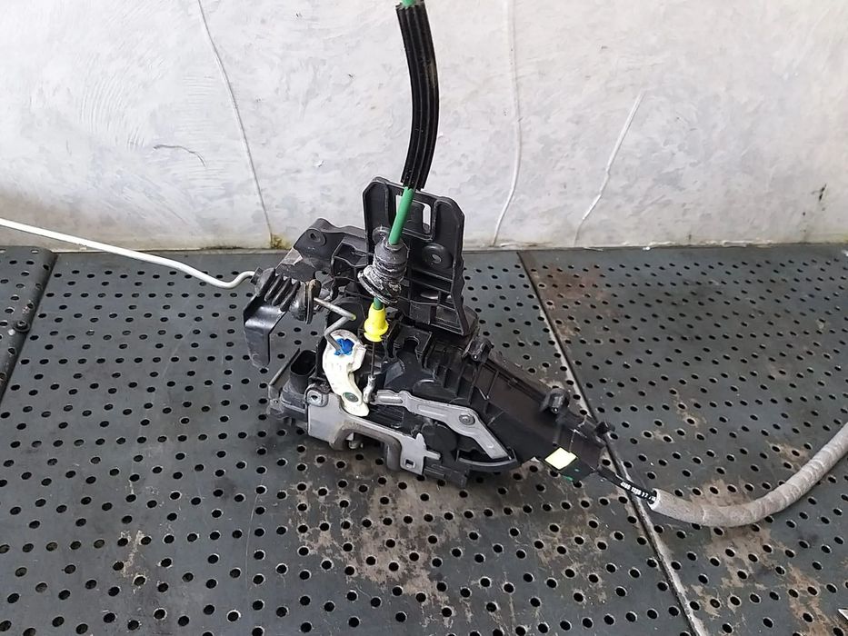 Broasca usa stanga fata mercedes c class w205 a2220063999 a0997202300