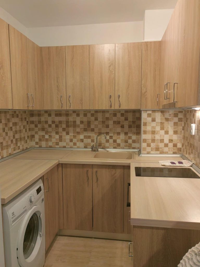 Дава се под наем Едностаен апартамент в Пловдив, Южен - 40 кв.м за 275 € - Снимка #1