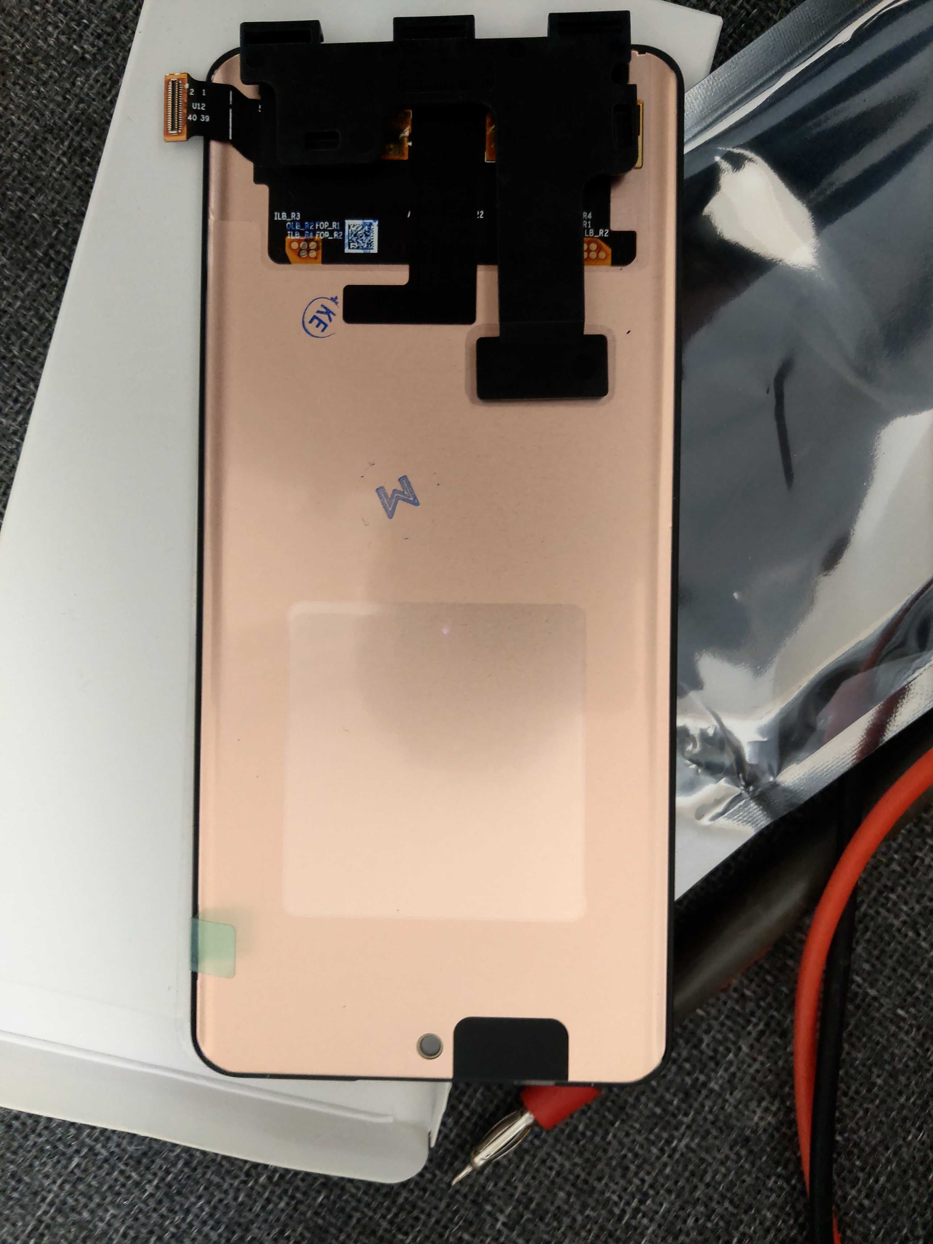 Продавам дисплей за Realme 14 pro  амолед