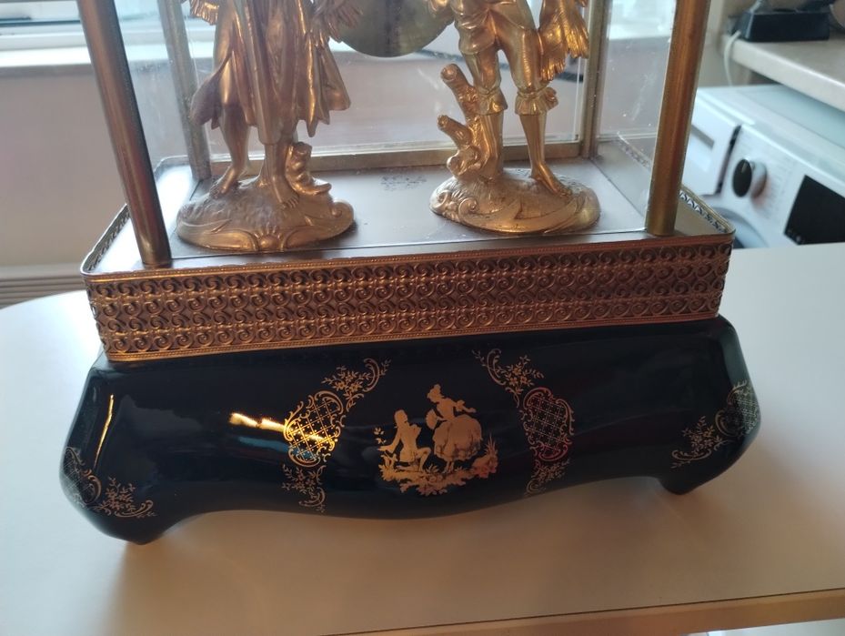 Порцеланов часовник Лимож