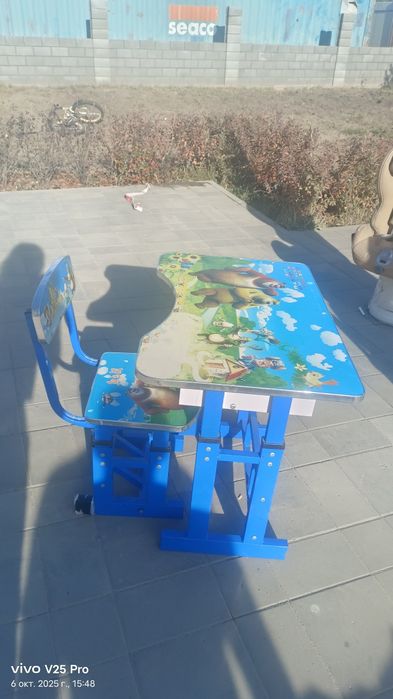 Детский растущий стол и стульчик