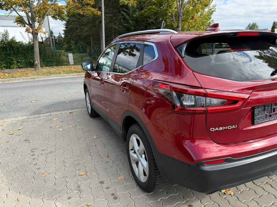 Nisan Qashqai N-Connecta 2017-130000 km Panoramic
