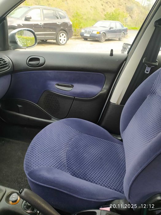 продава кола Пежо 206