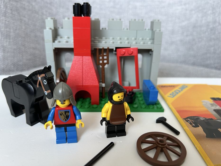 Lego Castle 6040 Blacksmith Shop