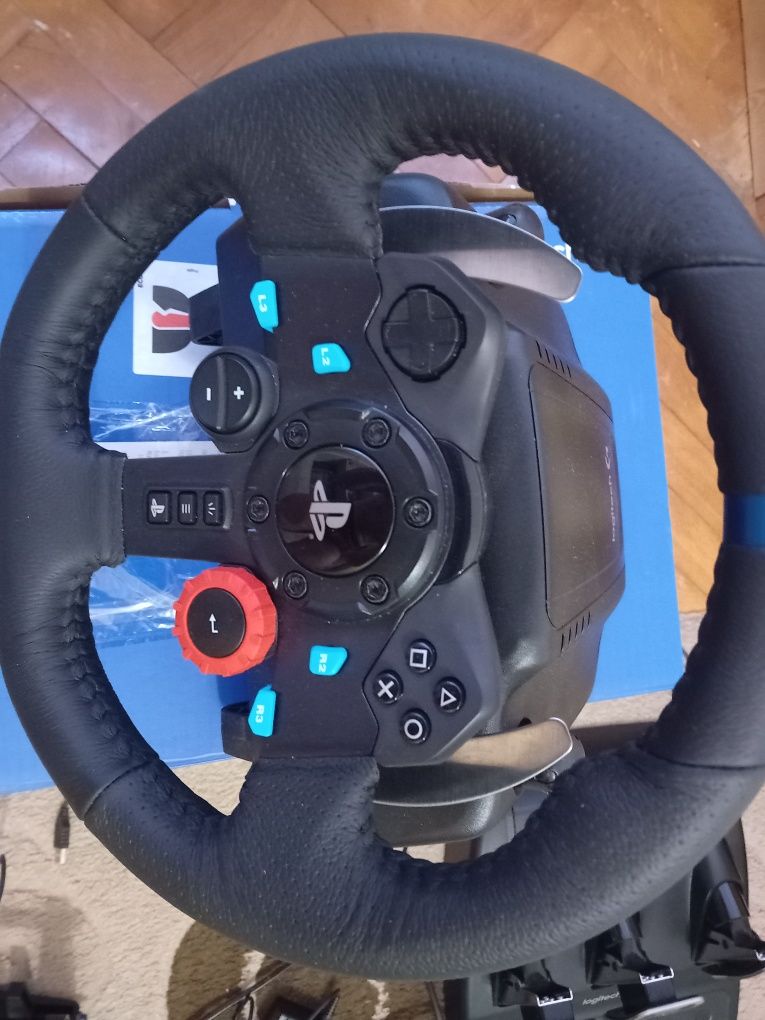 Волан logitech g29+ шифтър  във гаранция