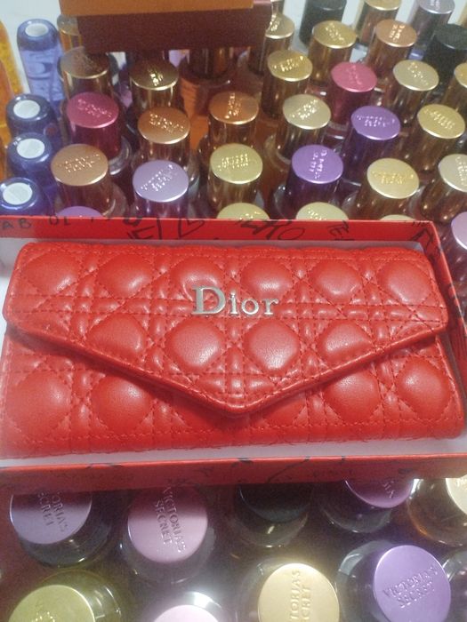 Spreiuri de corp victoria secrat