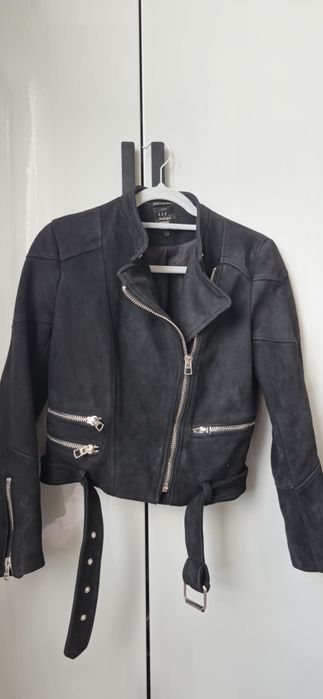 Велурено яке Zara, жилетка Guess, Peak