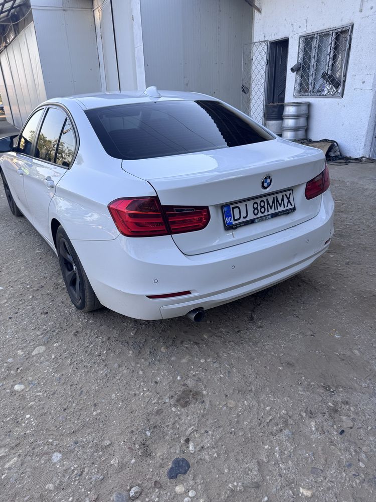 Dezmembrez bmw seria 3 f30 2012 2.0 diesel