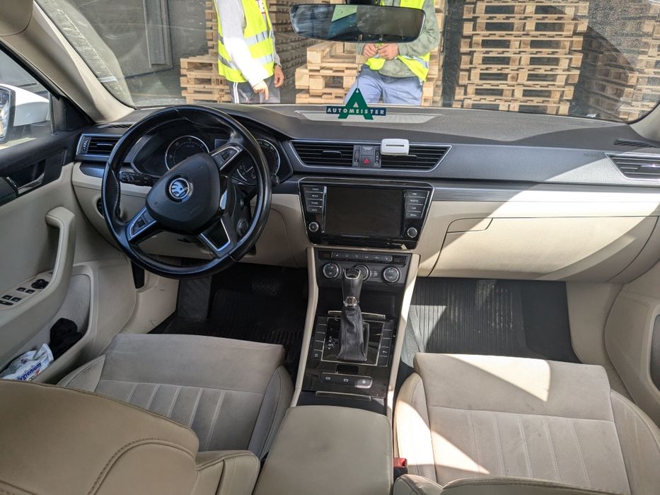 Vând Skoda Superb