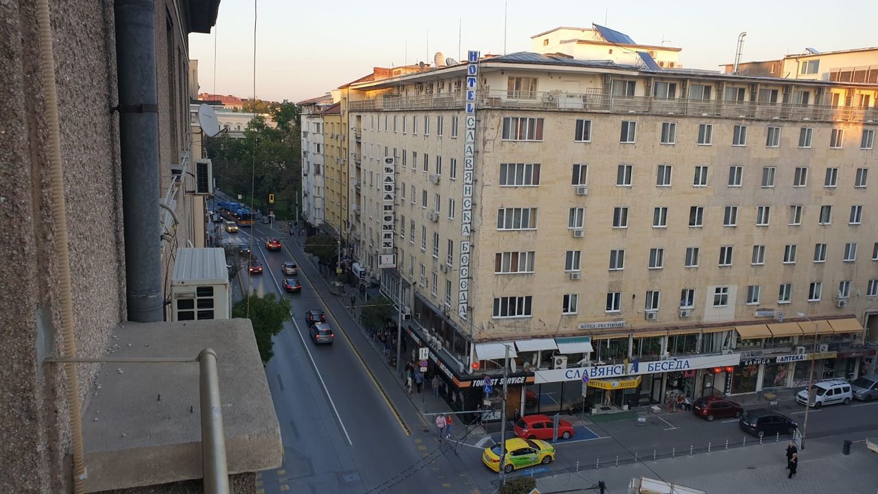 Дава се под наем Двустаен апартамент в София, Левски Г - 95 кв.м за 1020 € - Снимка #10